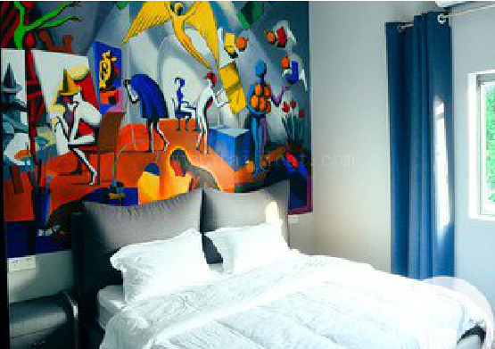 来凤对于酒店的墙体彩绘而言更注重哪些方面？