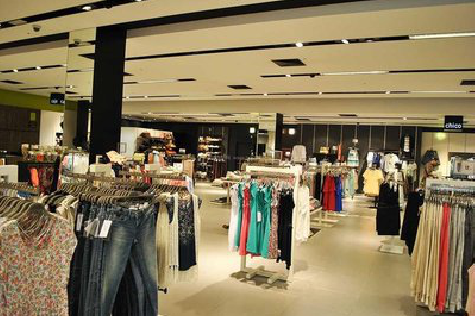 来凤商场里的店面怎么装修？