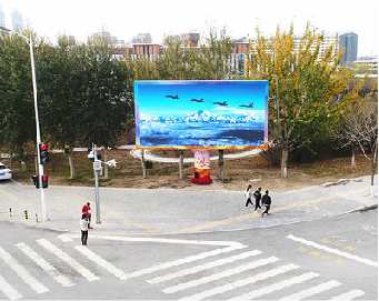 来凤户外大屏广告投放要点。